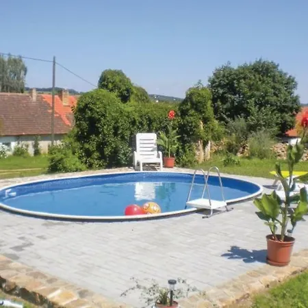 Three Bedroom Holiday In Tourov