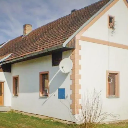 Hébergement de vacances Three Bedroom Holiday In Tourov *